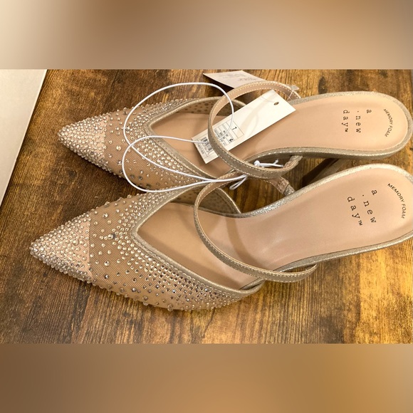 Women’s Sonia Heels with Memory Foam Insole – a New Day™ Beige Size 7 new - Picture 6 of 7